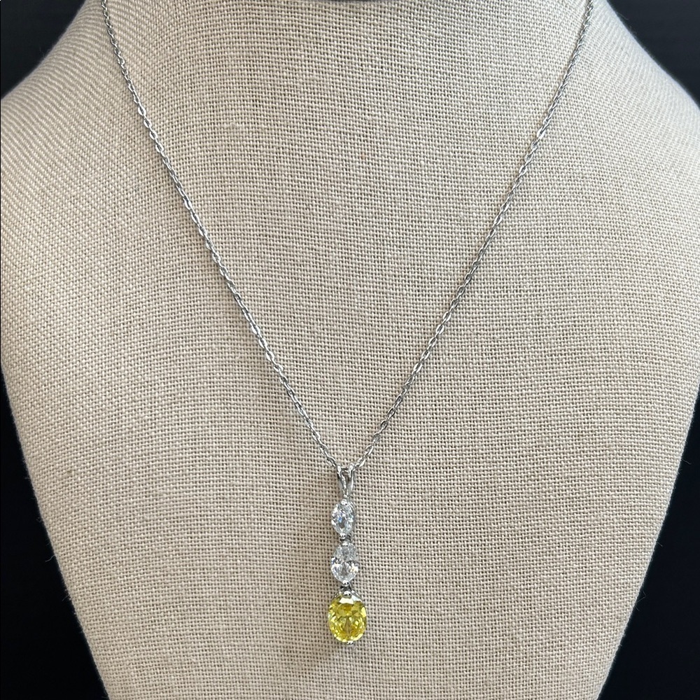 Elegant 925 Sterling Silver and Crystal Pendant Necklace